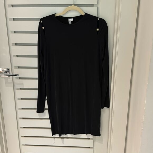 & Other Stories cut out shoulder black dress small (size 34 4) - Picture 1 of 4